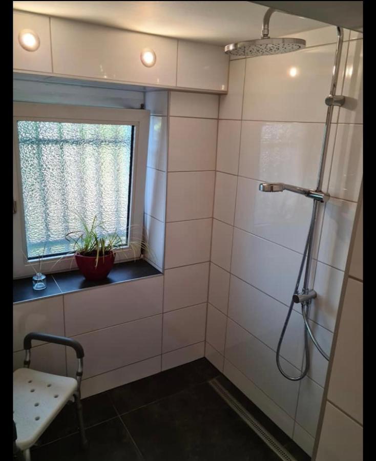 Nana-Eg-80M2 Sanierter Altbau-Parkplatz-Kleiner Garten-Wlan-Netflix-2Zimmer-Kueche-Dusche-Wanne-Waschmaschine โอเบอร์เฮาเซิน ภายนอก รูปภาพ