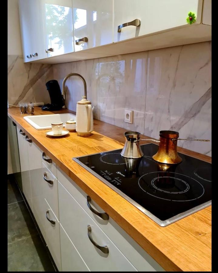 Nana-Eg-80M2 Sanierter Altbau-Parkplatz-Kleiner Garten-Wlan-Netflix-2Zimmer-Kueche-Dusche-Wanne-Waschmaschine โอเบอร์เฮาเซิน ภายนอก รูปภาพ